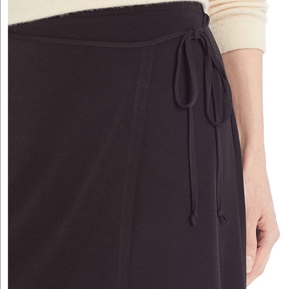 Bcbg mini skirt - Picture 3 of 4